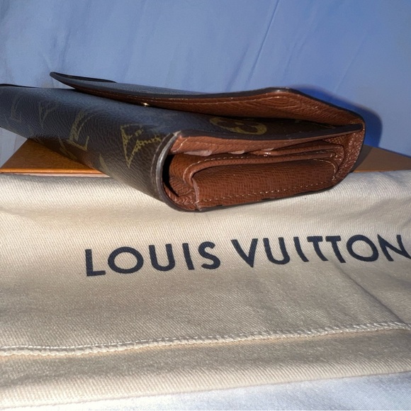 Louis Vuitton Authentic Porte Tresor Tri-fold Wallet - Picture 9 of 9